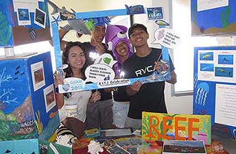 Marine Mania high school club plegde to protect reefs by practicing reef etiquette